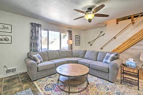 Updated Rustic Retreat Cabin Walk to Payette Lake Cabin in McCall