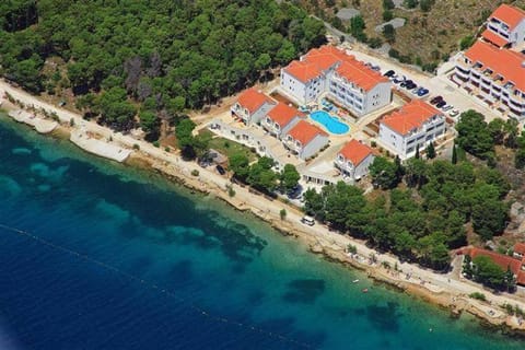 Property building, Bird's eye view, Beach