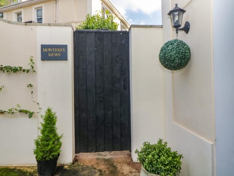 Monterey Mews House in Torquay