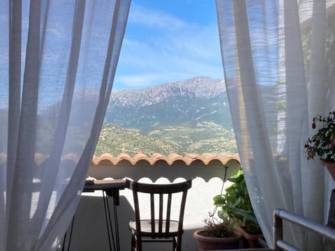 Day, Natural landscape, Solarium, View (from property/room), Balcony/Terrace, Mountain view