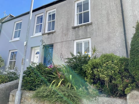 Property building, Day, Garden