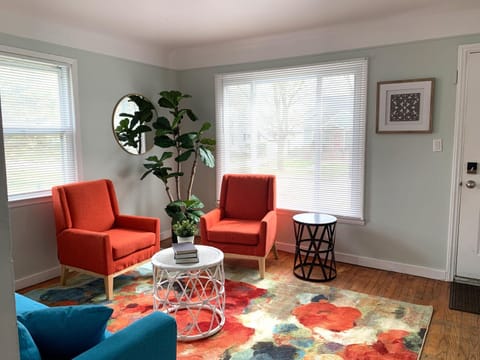 The Modern Stylish Gem Of Pontiac - 5 Min To GM House in Auburn Hills