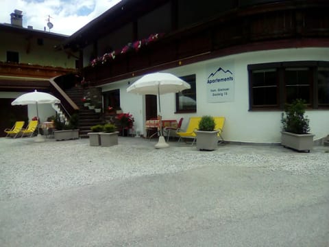 Property building, Seating area