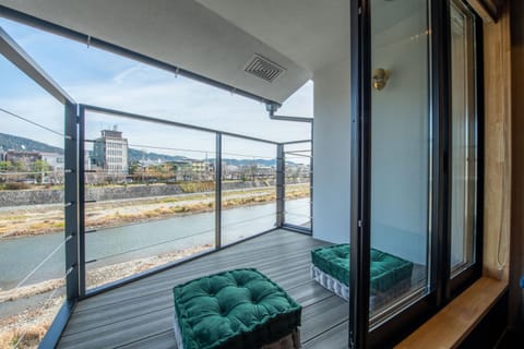 Nearby landmark, Natural landscape, Balcony/Terrace, City view, River view