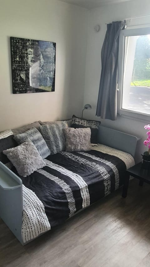 TV and multimedia, Seating area