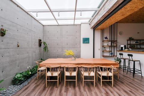 Lounge or bar, Dining area, Food