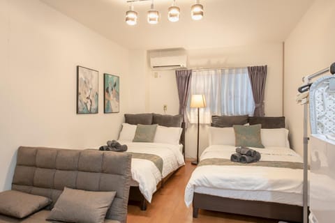 Photo of the whole room, Bedroom