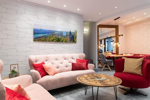 Communal lounge/ TV room