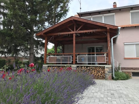 Facade/entrance, Balcony/Terrace