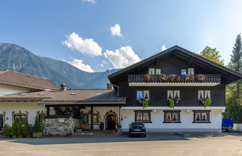 Property building, Mountain view, Parking