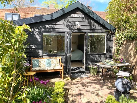 Property building, Patio, Day, Garden, Garden view