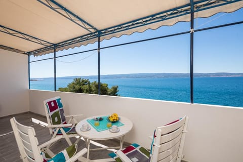 Property building, Balcony/Terrace, Sea view