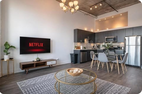 Convenient Cozy 2BR Loft with Optional Parking for 8 guests Near McCormick Place, Soldier Field and Lakefront Trail Apartment in South Loop