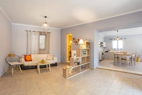 Living room, Seating area, Dining area