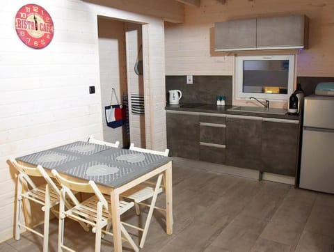 Kitchen or kitchenette, Living room, Communal kitchen