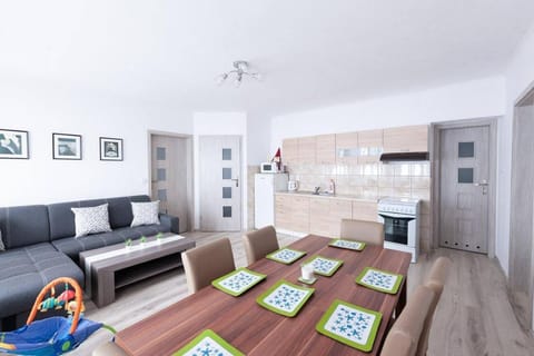 Kitchen or kitchenette, Seating area, Dining area