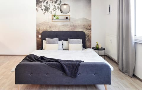 Bed, Photo of the whole room, Bedroom