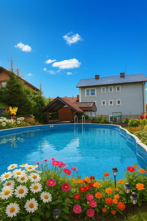 Property building, Garden, Swimming pool, Swimming pool