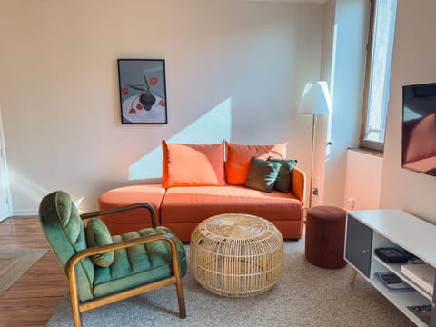 TV and multimedia, Living room, Decorative detail