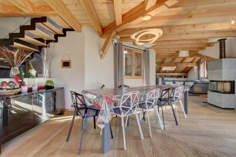 Dining area, Meals