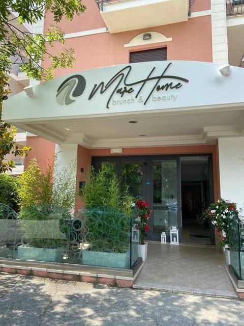 Property building, Facade/entrance
