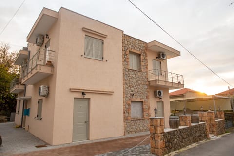Tasos Rooms Bed and Breakfast in Stoupa