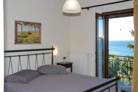 Bed, Bedroom, Sea view