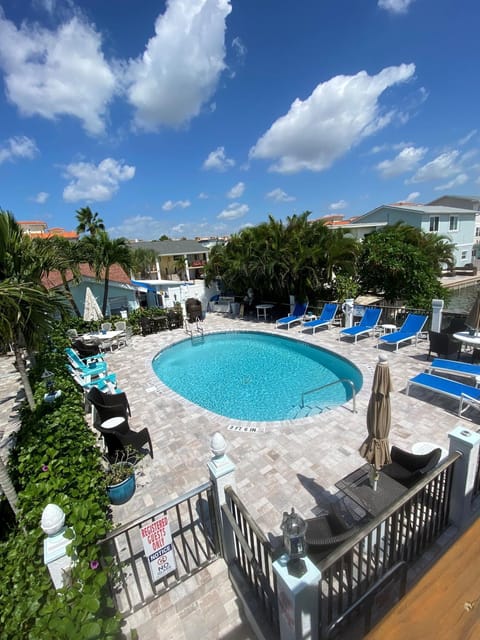 Natural landscape, Pool view, Swimming pool, Swimming pool, sunbed