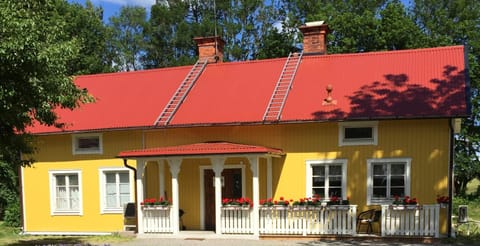 Facade/entrance, Summer