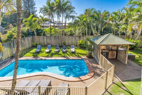 Property building, Day, Garden view, Pool view, Swimming pool, sunbed