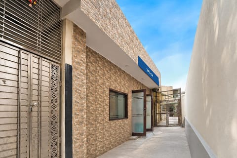 Facade/entrance