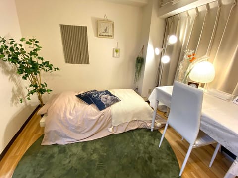 Bed, Seating area