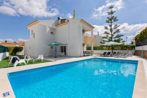 Property building, Swimming pool, Swimming pool