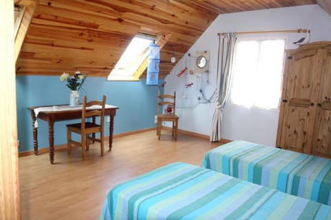 Gîte 4 km mer, 1 km centre ville, pour 8 pers House in Plestin-les-Grèves