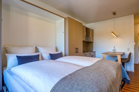 Bed, Kitchen or kitchenette, Photo of the whole room, Bedroom