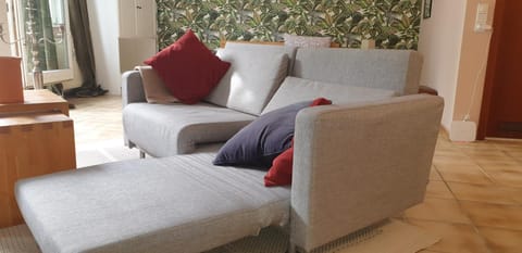 Bed, Living room, Bedroom