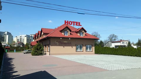 Property building, Day