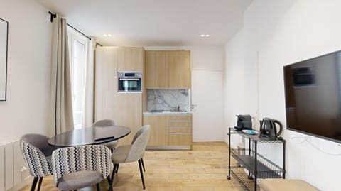 TV and multimedia, Kitchen or kitchenette, Dining area