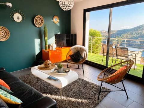 TV and multimedia, Balcony/Terrace, Living room