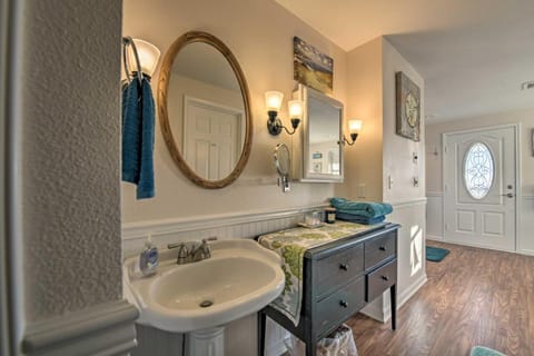 Eagles View Condo in Ocean Shores with 3 Balconies Apartment in Ocean Shores