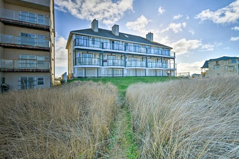 Eagles View Condo in Ocean Shores with 3 Balconies Apartment in Ocean Shores