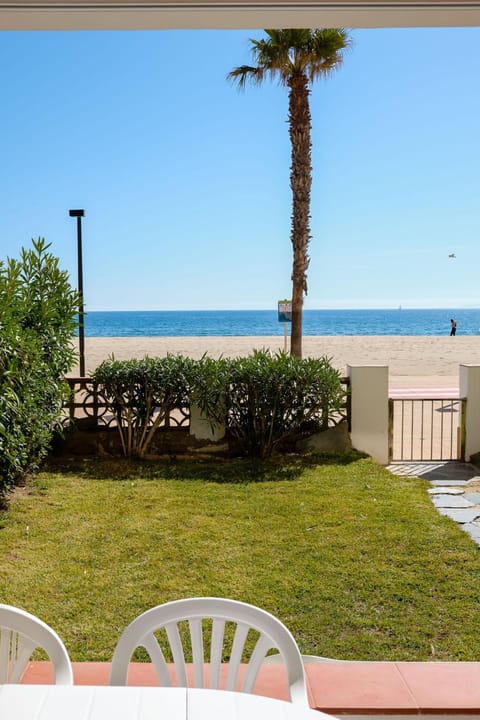 Garden, Sea view