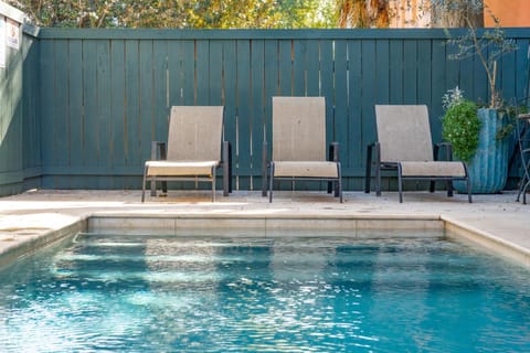 The Inn at 257 Apartment in Charleston