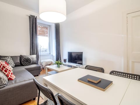 TV and multimedia, Living room, Other, Seating area, Dining area