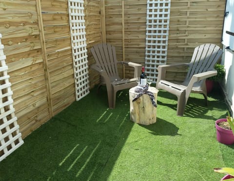 Patio, Garden, Balcony/Terrace