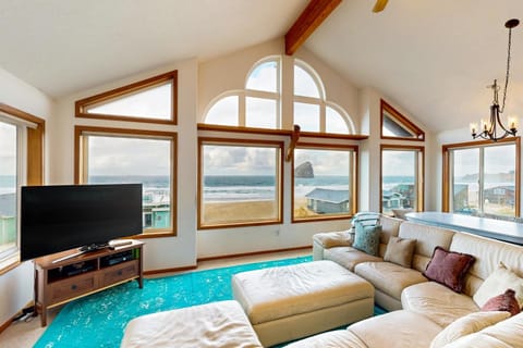 Sea Stack View House in Pacific City