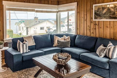 Madrona Beach House House in Camano Island