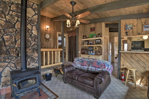 Cabin by Rio Grande - 19 Mi to Wolf Creek! Cabin in South Fork