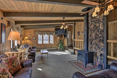 Cabin by Rio Grande - 19 Mi to Wolf Creek! Cabin in South Fork