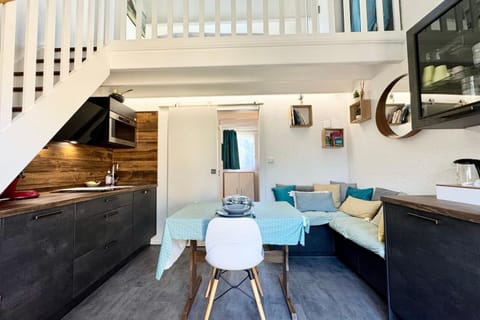 Maisonnette de charme Bord de mer Piscine House in Guidel